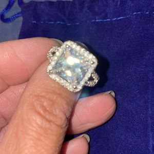 Pretty square ring with intricate band-size 7